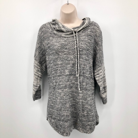 Maurices women’s gray‎ knit sweater cal neck Medium - Picture 1 of 13